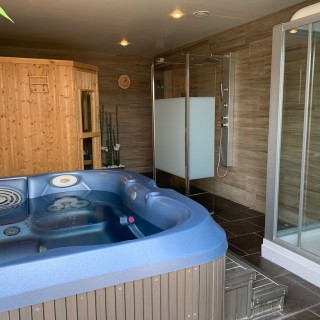 Institut de beauté avec SPA : sauna, hammam et jacuzzi